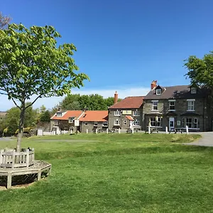 https://the-fox-hounds-inn.yorkshirehotels.net